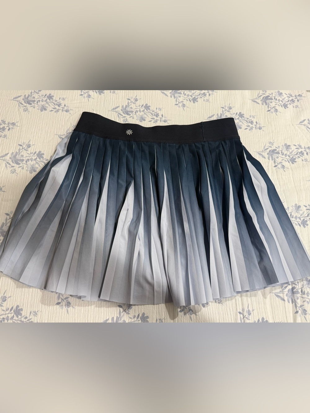 Athleta Pleated Ombre Navy to Light Gray Mini Skirt - Picture 3 of 3